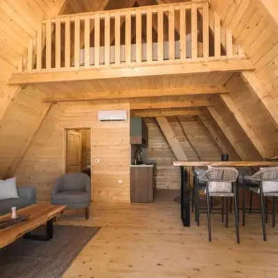 Oak Cabin