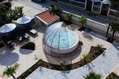 an overhead view of a swimming pool with a dome at Spa Hotel Montefila in Ulcinj